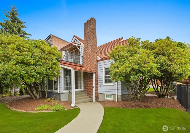 Single family home for sale at 324 N Yakima Ave, Tacoma, WA 98403 | MLS# NWM2569629