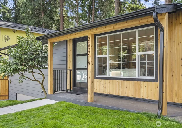 Photo 4 of Condo for sale at 20921 W Richmond Rd, Bothell, WA 98021 | MLS# NWM2569717 | Listing updated on 2026-10-01