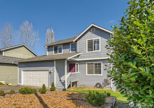 Photo 1 of Sale Pending at 11716 Se 264th Place, Kent, WA 98030 | MLS# NWM2569790 | Listing updated on 2026-09-25