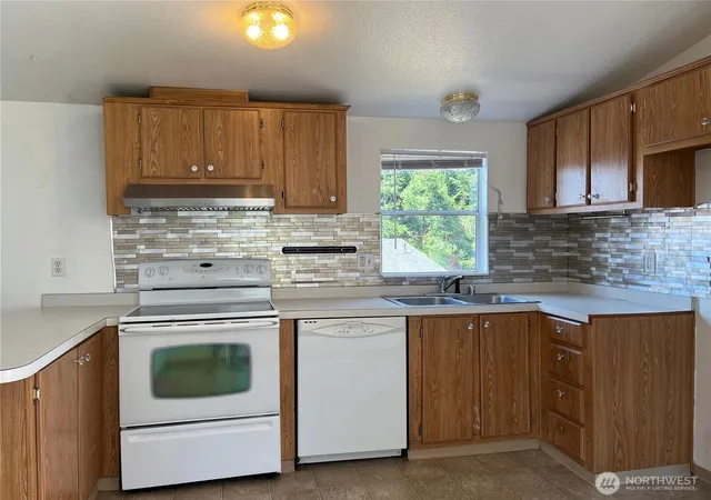 Photo 2 of Manufactured home for sale at 23811 101st Avenue E #16, Graham, WA 98338 | MLS# NWM2569796 | Listing updated on 2026-09-23