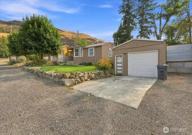 Photo 2 of Single family home for sale at 810 Spokane Way, Grand Coulee, WA 99133 | MLS# NWM2569797 | Listing updated on 2026-09-23