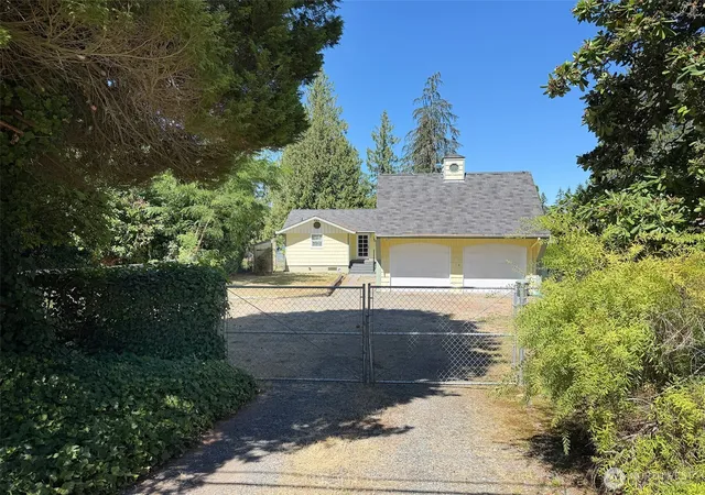 Photo 2 of Sale Pending at 1301 150th Pl Nw, Marysville, WA 98271 | MLS# NWM2569871 | Listing updated on 2026-09-21