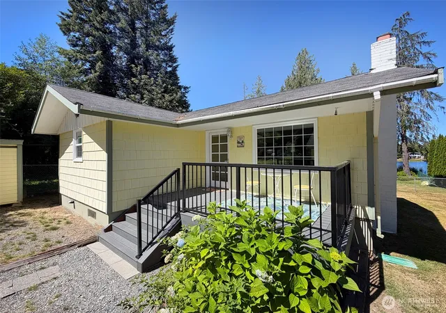 Photo 3 of Sale Pending at 1301 150Th Pl Nw, Marysville, WA 98271 | MLS# NWM2569871 | Listing updated on 2026-09-21