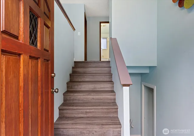 Photo 4 of Single family home for sale at 16445 Ambaum Blvd S, Burien, WA 98148 | MLS# NWM2569873 | Listing updated on 2026-09-23