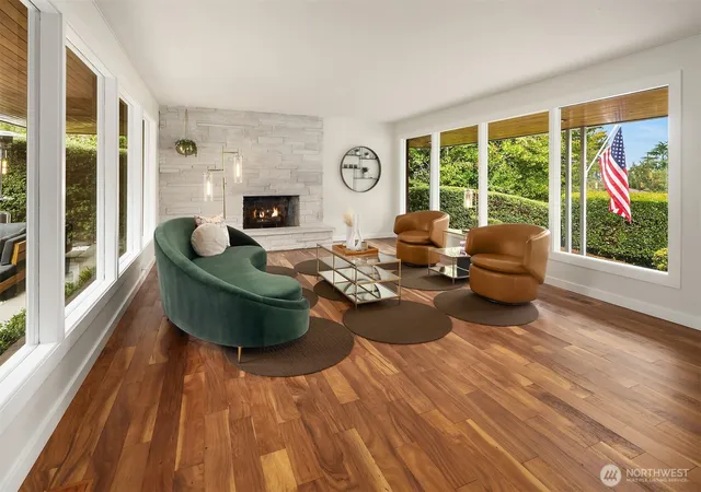 Photo 3 of Single family home for sale at 6635 57Th Ave Ne, Seattle, WA 98115 | MLS# NWM2569902 | Listing updated on 2026-09-18