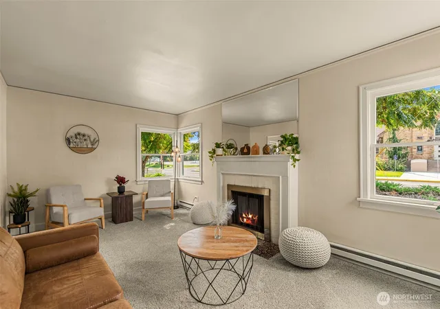 Photo 3 of Sale Pending at 938 Washington St, Wenatchee, WA 98801 | MLS# NWM2570000 | Listing updated on 2026-09-11