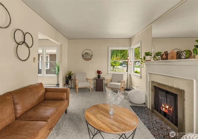 Photo 3 of Sale Pending at 938 Washington St, Wenatchee, WA 98801 | MLS# NWM2570000 | Listing updated on 2026-09-11