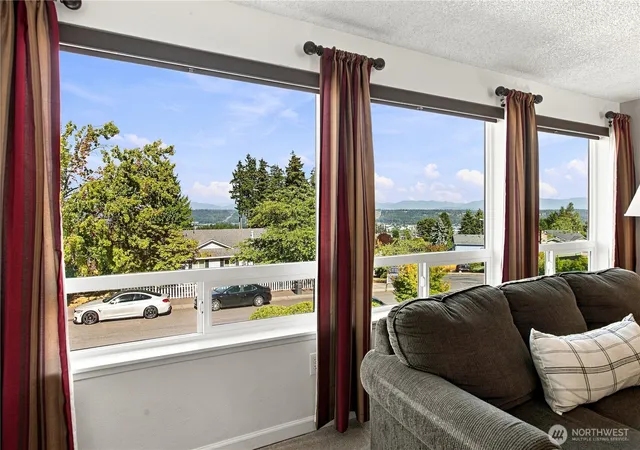 Photo 3 of Single family home for sale at 29939 56th Pl S, Auburn, WA 98001 | MLS# NWM2570019 | Listing updated on 2026-09-29