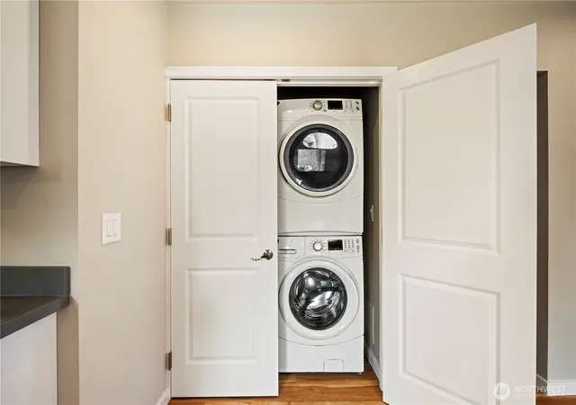 Photo 4 of House for sale at 953 /955 23rd Ave, Seattle, WA 98122 | MLS# NWM2570038 | Listing updated on 2026-09-30