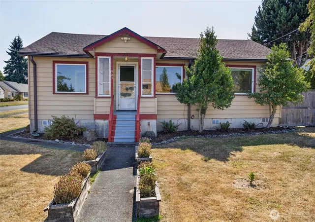 Photo 1 of Single family home for sale at 903 S Albert St, Port Angeles, WA 98362 | MLS# NWM2570066 | Listing updated on 2026-10-02