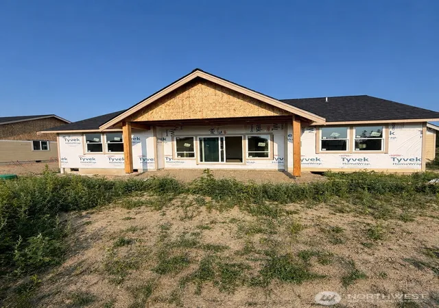 Photo 1 of Single family home for sale at 809 E 6th Street, Nooksack, WA 98276 | MLS# NWM2570082 | Listing updated on 2026-09-23