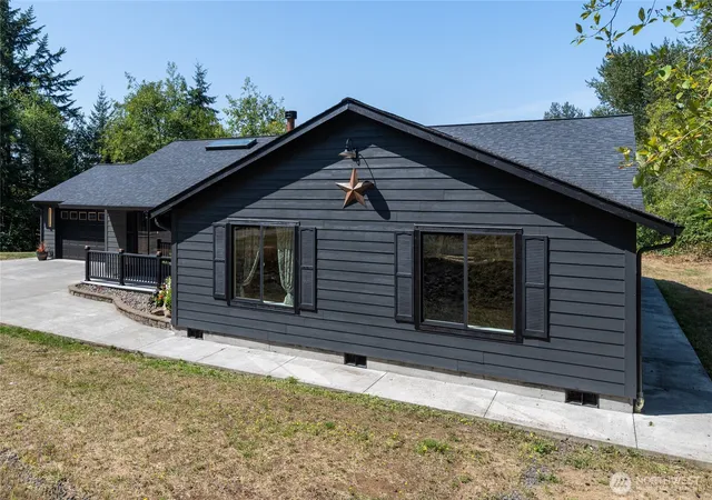 Photo 4 of Sale Pending at 198 Star Rd, Kalama, WA 98625 | MLS# NWM2570097 | Listing updated on 2026-09-14