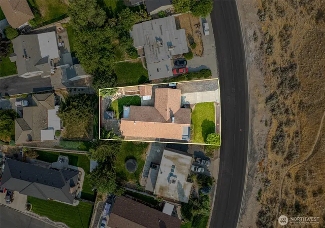 Photo 3 of Single family home for sale at 315 Maringo Rd, Ephrata, WA 98823 | MLS# NWM2570155 | Listing updated on 2026-09-30