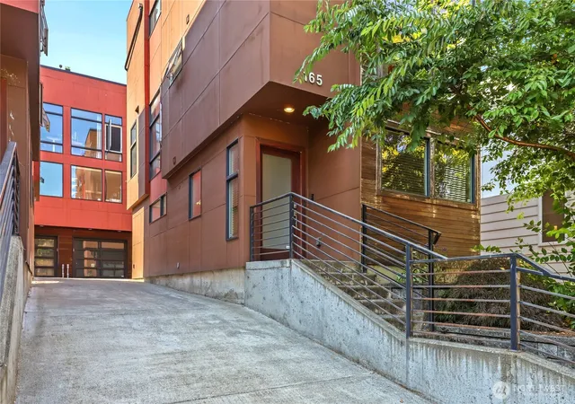 Photo 2 of Single family home for sale at 165 20th Avenue, Seattle, WA 98122 | MLS# NWM2570228 | Listing updated on 2026-09-23