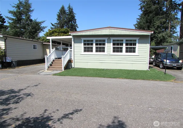 Photo 2 of Manufactured home for sale at 11424 36th Drive Ne #98, Marysville, WA 98271 | MLS# NWM2570233 | Listing updated on 2026-09-23