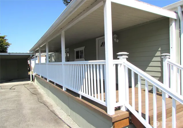 Photo 3 of Manufactured home for sale at 11424 36th Drive Ne #98, Marysville, WA 98271 | MLS# NWM2570233 | Listing updated on 2026-09-23
