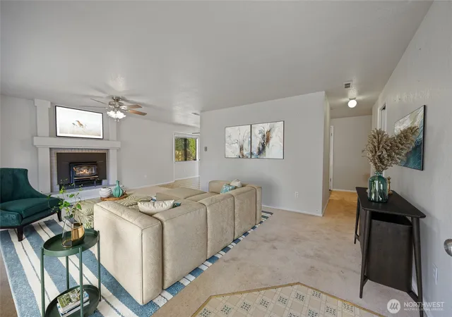 Photo 4 of Sale Pending at 8012 187th Street Ct E, Puyallup, WA 98375 | MLS# NWM2570235 | Listing updated on 2026-10-01
