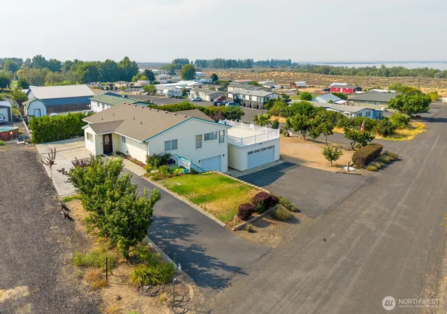 Photo 3 of Single family home for sale at 7239 Bayview Ave, Othello, WA 99344 | MLS# NWM2570267 | Listing updated on 2026-09-23