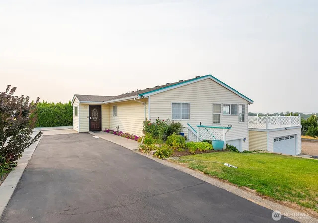 Photo 4 of Single family home for sale at 7239 Bayview Ave, Othello, WA 99344 | MLS# NWM2570267 | Listing updated on 2026-09-23