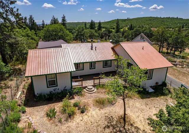 Photo 3 of Single family home for sale at 566 Woodlane Rd, Goldendale, WA 98620 | MLS# NWM2570277 | Listing updated on 2026-09-28