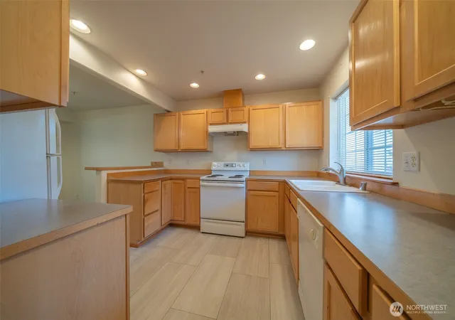 Photo 3 of Townhouse for sale at 19503 22nd Avenue Se #2, Bothell, WA 98012 | MLS# NWM2570374 | Listing updated on 2026-09-25