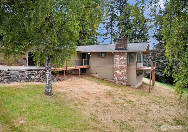 Photo 2 of Single family home for sale at 48 Clover St, Cathlamet, WA 98612 | MLS# NWM2570413 | Listing updated on 2026-09-17