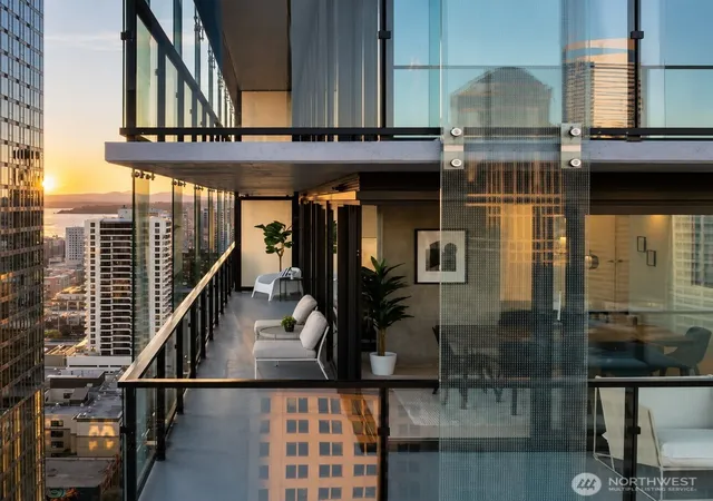 Photo 4 of Condo for sale at 300 Virginia St #2410, Seattle, WA 98101 | MLS# NWM2570477 | Listing updated on 2026-10-01