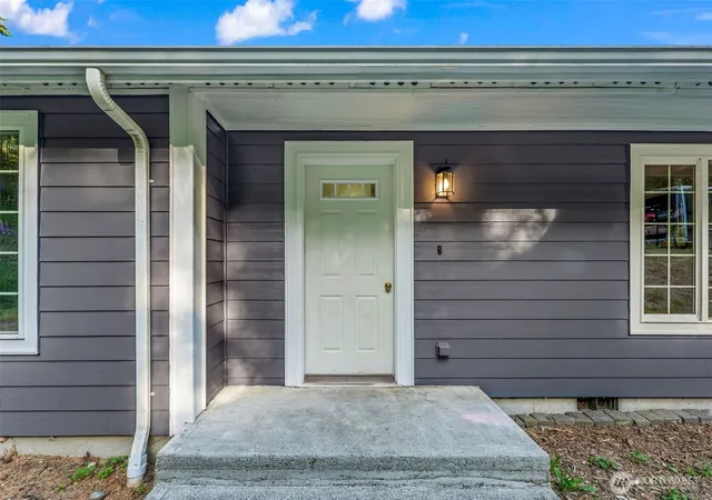 Photo 2 of Single family home for sale at 600 E Probert Rd, Shelton, WA 98584 | MLS# NWM2570503 | Listing updated on 2026-09-30