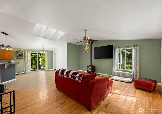 Photo 3 of Single family home for sale at 600 E Probert Rd, Shelton, WA 98584 | MLS# NWM2570503 | Listing updated on 2026-09-30