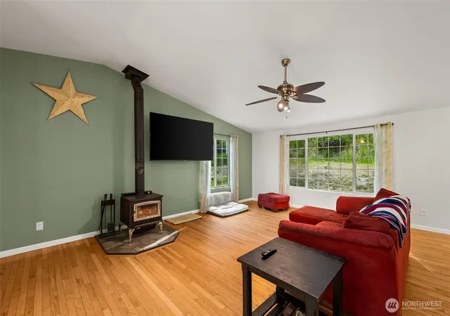 Photo 4 of Single family home for sale at 600 E Probert Rd, Shelton, WA 98584 | MLS# NWM2570503 | Listing updated on 2026-09-30