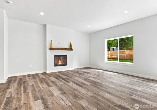 Photo 4 of Single family home for sale at 740 E Lakeshore Dr, Shelton, WA 98584 | MLS# NWM2570515 | Listing updated on 2026-09-23