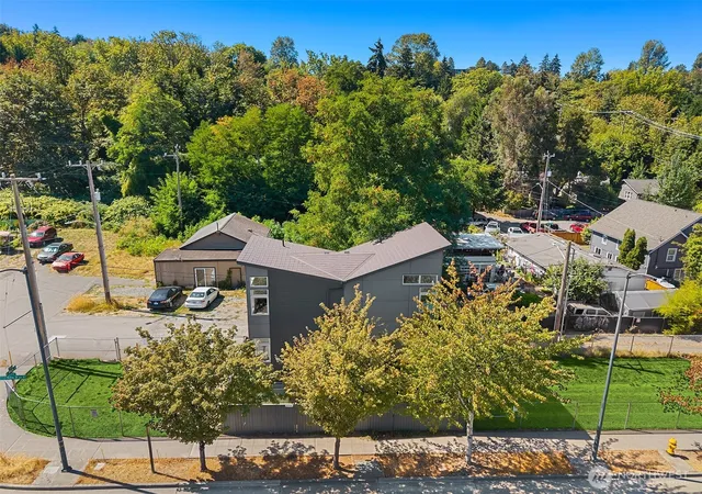 Photo 2 of Townhouse for sale at 3323 Martin Luther King Jr Wy S, Seattle, WA 98144 | MLS# NWM2570540 | Listing updated on 2026-09-22