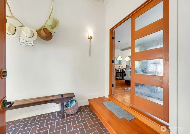 Photo 4 of Single family home for sale at 2021 Walnut St, Port Townsend, WA 98368 | MLS# NWM2570655 | Listing updated on 2026-10-01