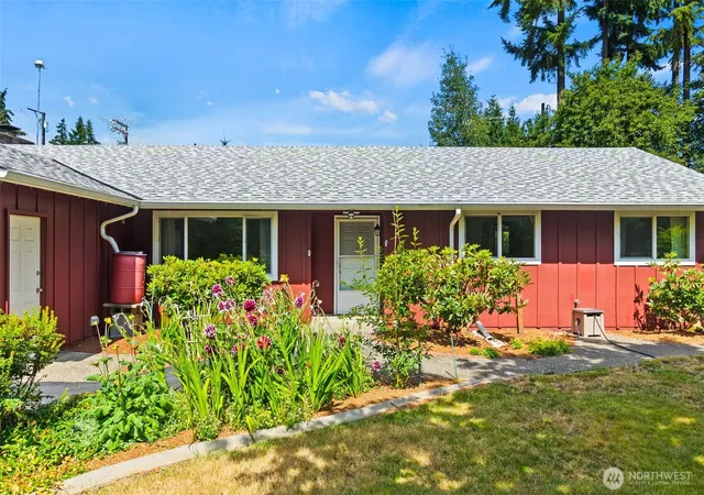 Photo 3 of Single family home for sale at 8405 113th Street E, Puyallup, WA 98373 | MLS# NWM2570668 | Listing updated on 2026-09-23