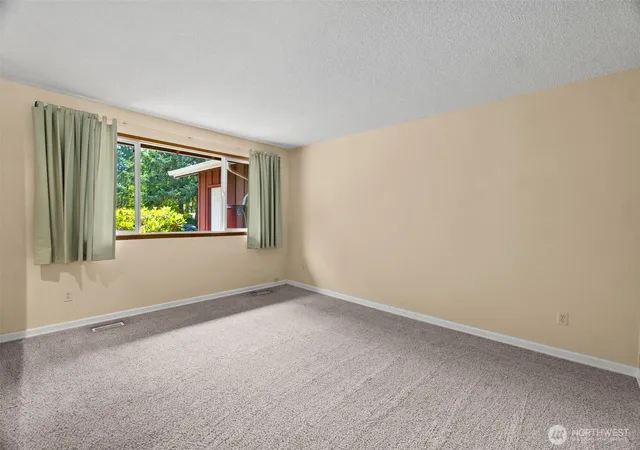 Photo 4 of Single family home for sale at 8405 113th Street E, Puyallup, WA 98373 | MLS# NWM2570668 | Listing updated on 2026-09-23
