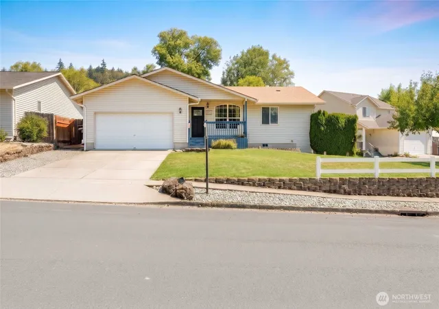 Single family home for sale at 148 Greystone Rd, Kalama, WA 98625 | MLS# NWM2570890