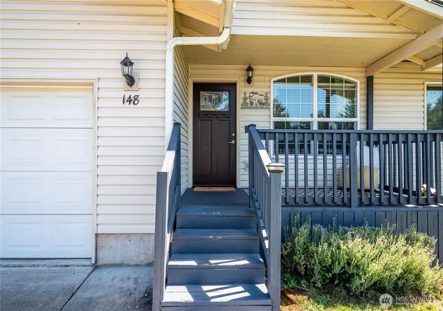 Photo 2 of Single family home for sale at 148 Greystone Rd, Kalama, WA 98625 | MLS# NWM2570890 | Listing updated on 2026-09-16