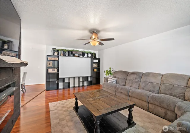 Photo 3 of Single family home for sale at 148 Greystone Rd, Kalama, WA 98625 | MLS# NWM2570890 | Listing updated on 2026-09-16