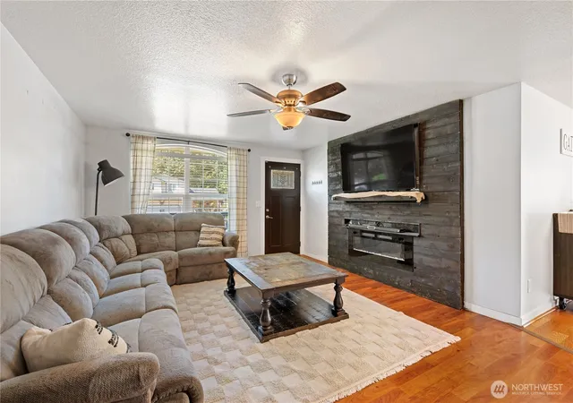 Photo 4 of Single family home for sale at 148 Greystone Rd, Kalama, WA 98625 | MLS# NWM2570890 | Listing updated on 2026-09-16