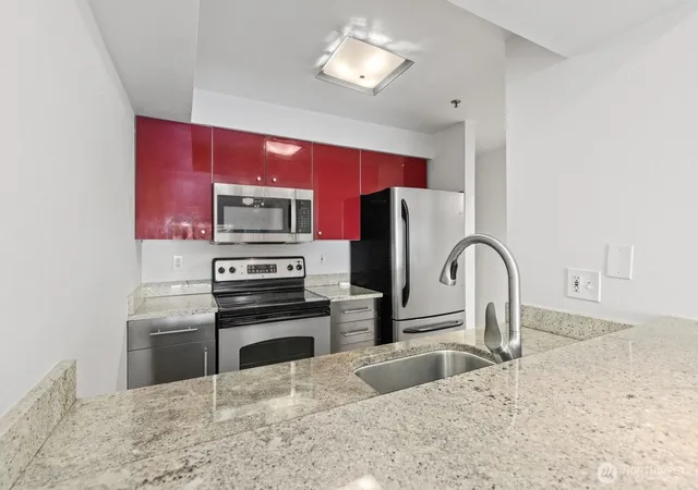 Photo 4 of Condo for sale at 530 Melrose Ave E #507, Seattle, WA 98102 | MLS# NWM2570897 | Listing updated on 2026-09-23