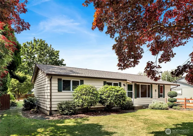 Photo 3 of Sale Pending at 13176 Avon Allen Rd, Mount Vernon, WA 98273 | MLS# NWM2570905 | Listing updated on 2026-09-23