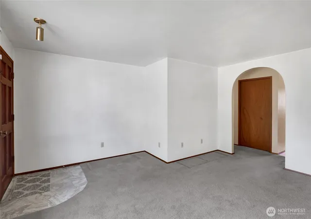 Photo 4 of Sale Pending at 13176 Avon Allen Rd, Mount Vernon, WA 98273 | MLS# NWM2570905 | Listing updated on 2026-09-23