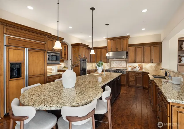 Photo 4 of Single family home for sale at 522 Timber Creek Dr Nw, Issaquah, WA 98027 | MLS# NWM2570937 | Listing updated on 2026-09-30