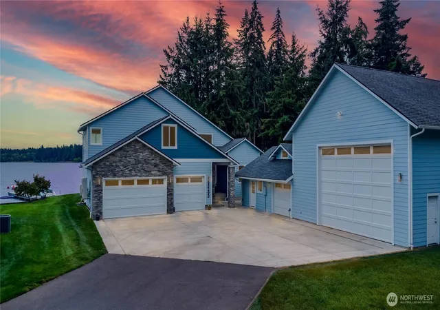 Photo 3 of Single family home for sale at 6529 Shady Ln SE #A,B,D, Lacey, WA 98503 | MLS# NWM2571075 | Listing updated on 2026-10-01