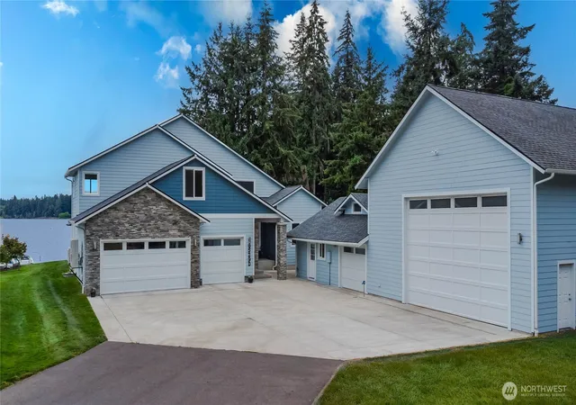 Photo 4 of Single family home for sale at 6529 Shady Ln SE #A,B,D, Lacey, WA 98503 | MLS# NWM2571075 | Listing updated on 2026-10-01
