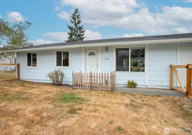 Photo 2 of Single family home for sale at 1905 E Belair Dr, Mount Vernon, WA 98273 | MLS# NWM2571099 | Listing updated on 2026-10-01