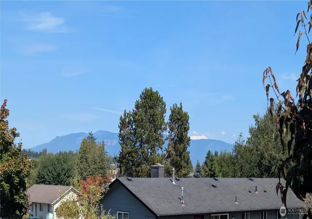 Photo 3 of Single family home for sale at 1905 E Belair Dr, Mount Vernon, WA 98273 | MLS# NWM2571099 | Listing updated on 2026-10-01
