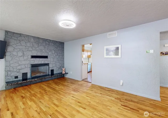 Photo 3 of Single family home for sale at 335 S Wilbur Ave, Walla Walla, WA 99362 | MLS# NWM2571141 | Listing updated on 2026-09-22
