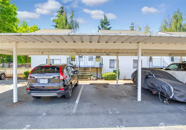 Photo 2 of Townhouse for sale at 1313 W James St #2, Kent, WA 98032 | MLS# NWM2571166 | Listing updated on 2026-09-17