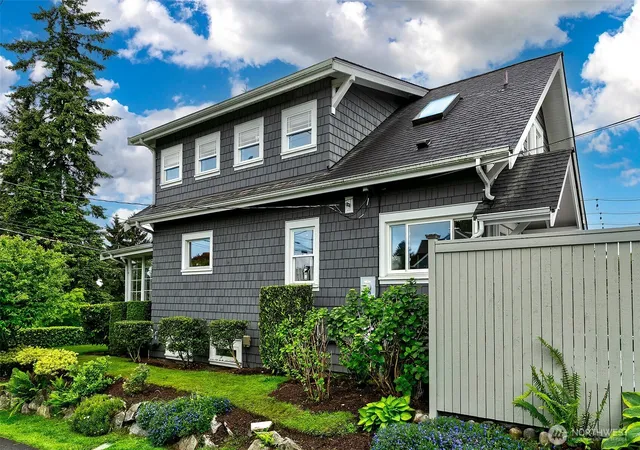 Photo 3 of Single family home for sale at 5761 35th Avenue Ne, Seattle, WA 98105 | MLS# NWM2571257 | Listing updated on 2026-09-22